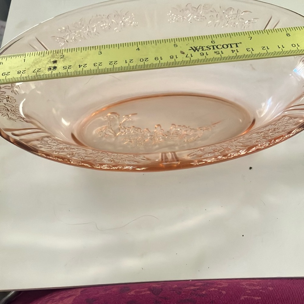 Glass serving bowl